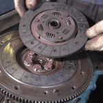 How to install the clutch disc correctly - important nuances