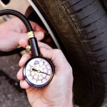 Как правильно проверить давление в шинах